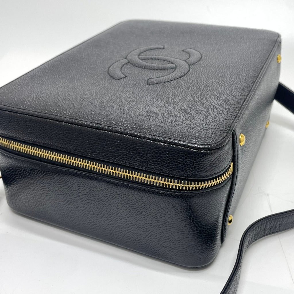 Chanel Black Leather Handbag (Pre-Owned)
