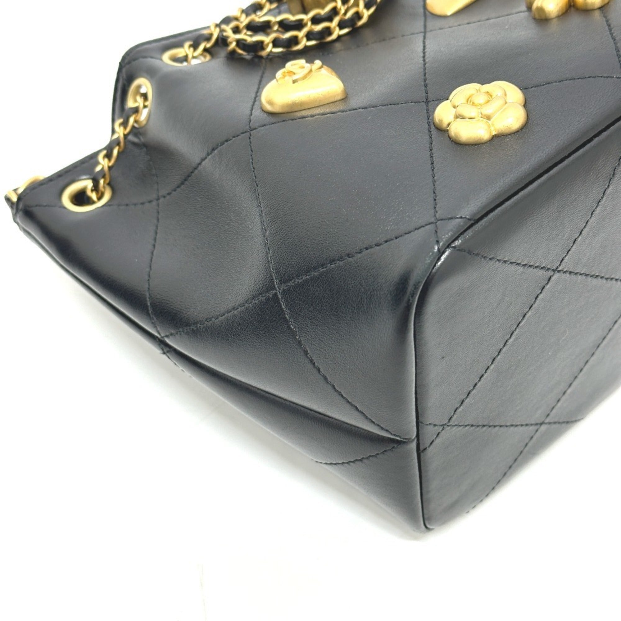 Chanel Black Leather Shoulder Bag (Pre-Owned)