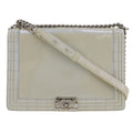 Chanel White Leather Shoulder Bag (Pre-Owned)