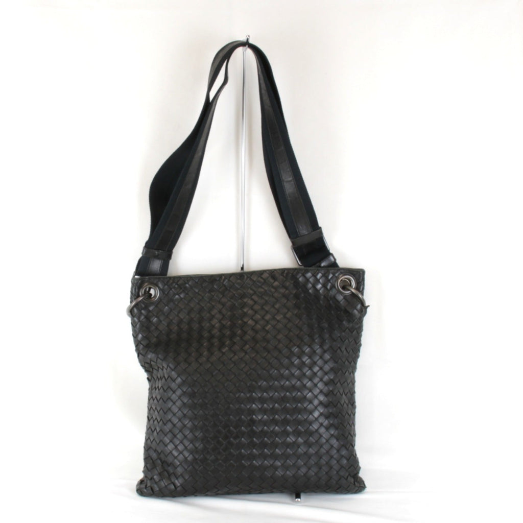 Bottega Veneta Black Leather Shoulder Bag (Pre-Owned)