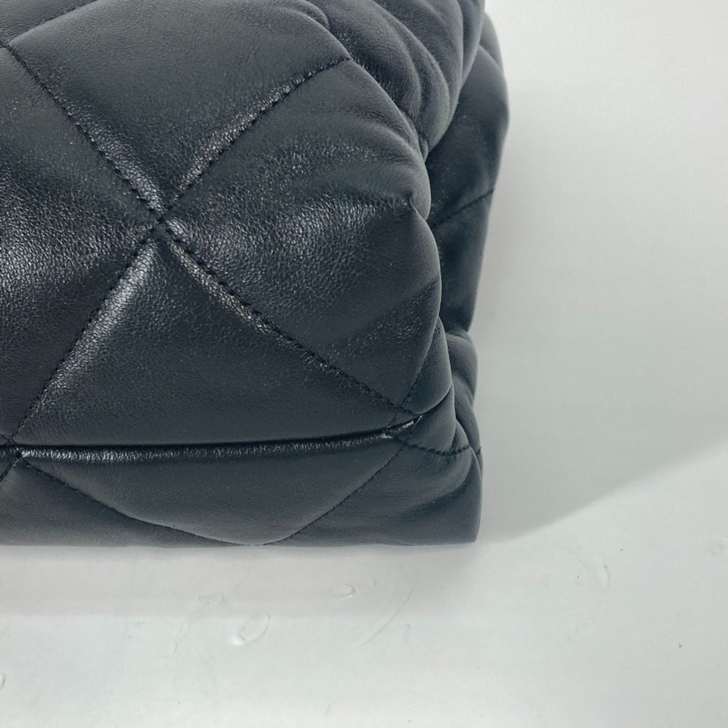 Chanel Black Leather Shoulder Bag (Pre-Owned)