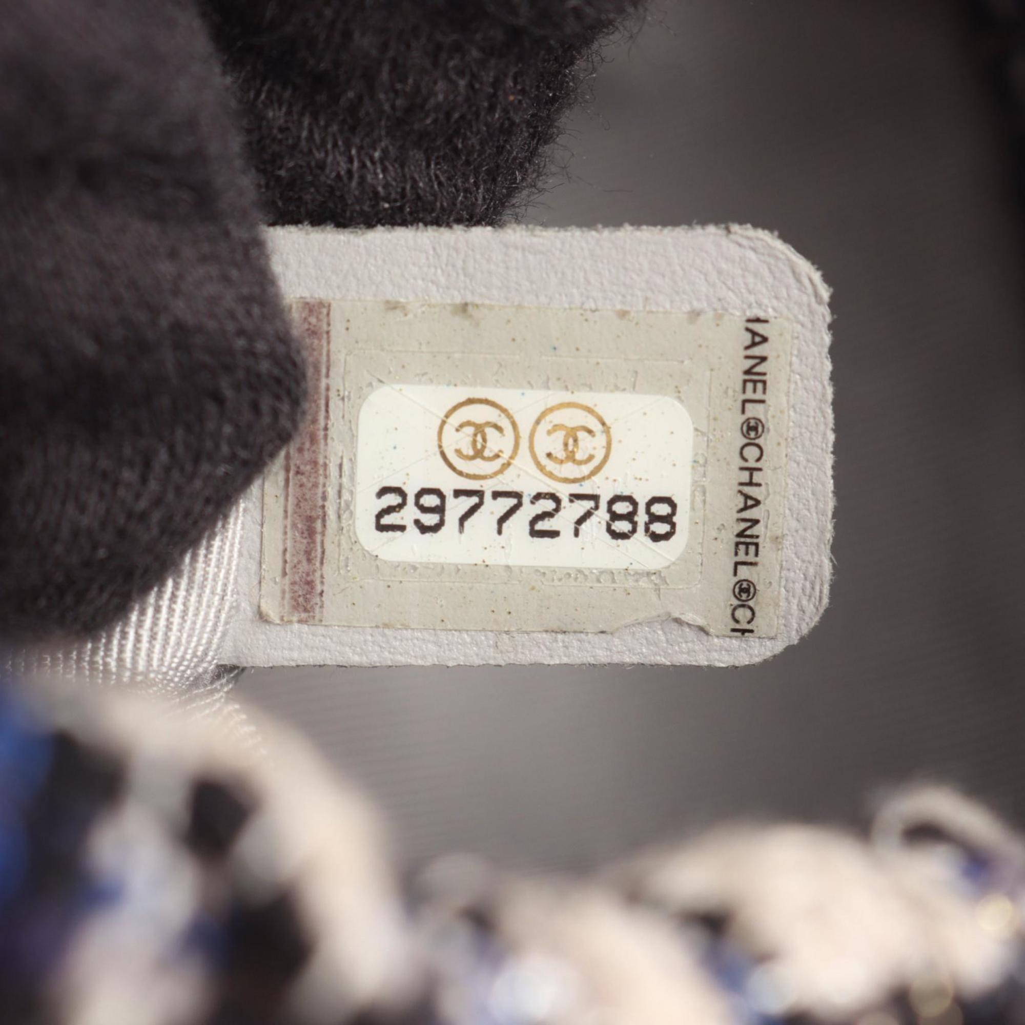 Chanel Multi-Color Navy Leather Fabric Shoulder Bag (Pre-Owned)
