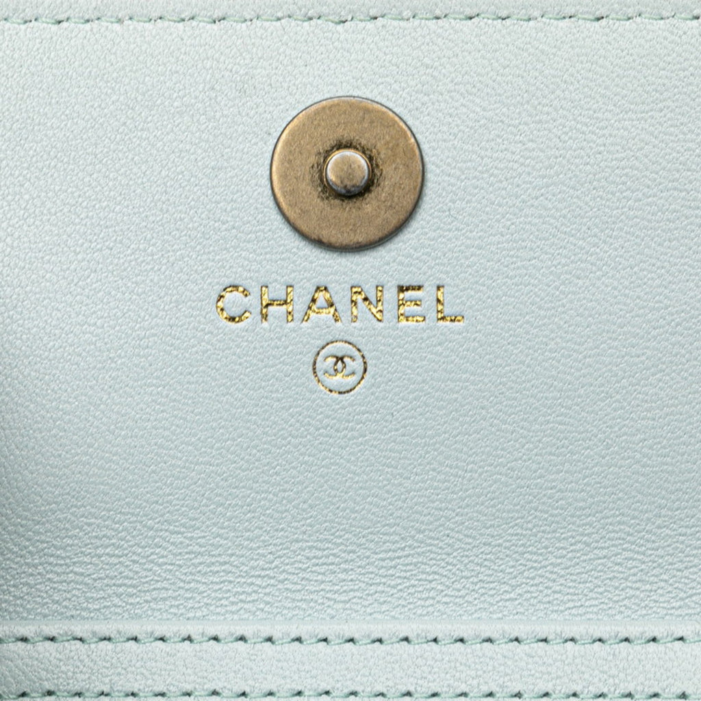 Chanel Light Blue Leather Shoulder Bag (Pre-Owned)