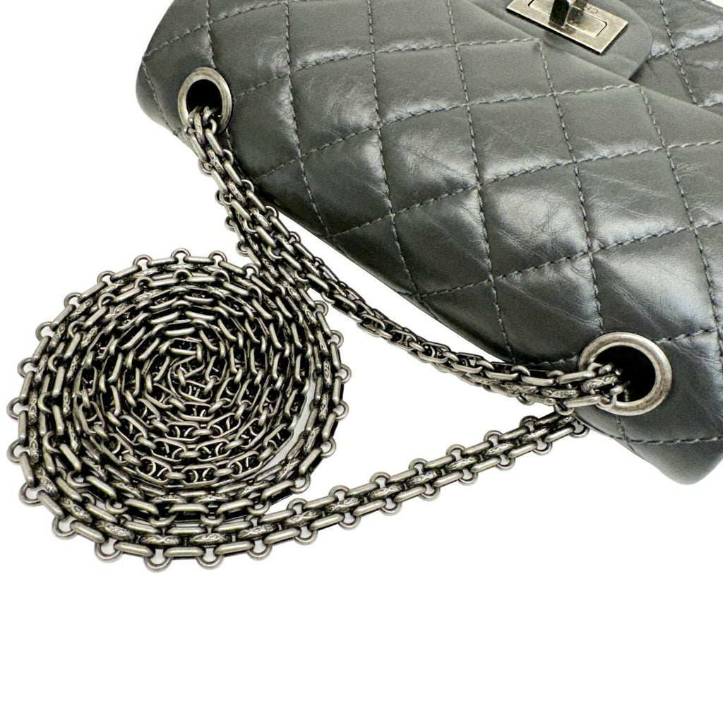 Chanel Dark Gray Leather Shoulder Bag (Pre-Owned)