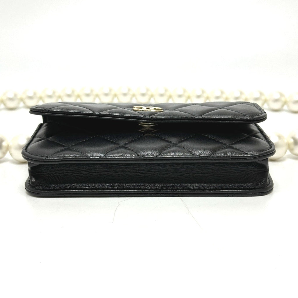 Chanel Black Leather Shoulder Bag (Pre-Owned)