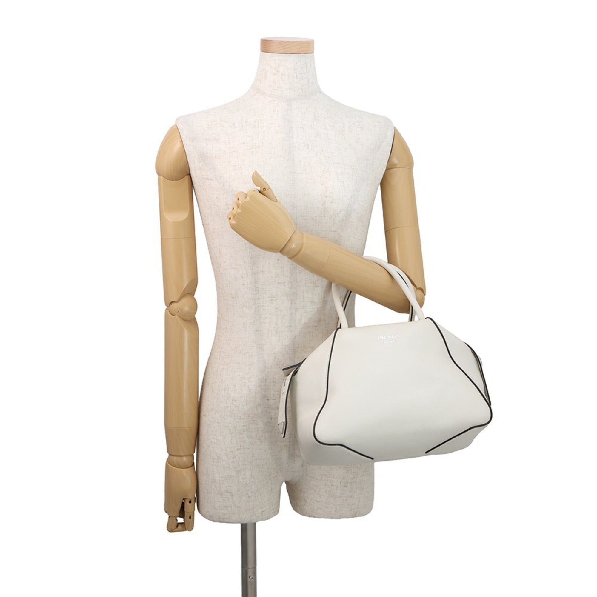 Prada White Leather Handbag (Pre-Owned)
