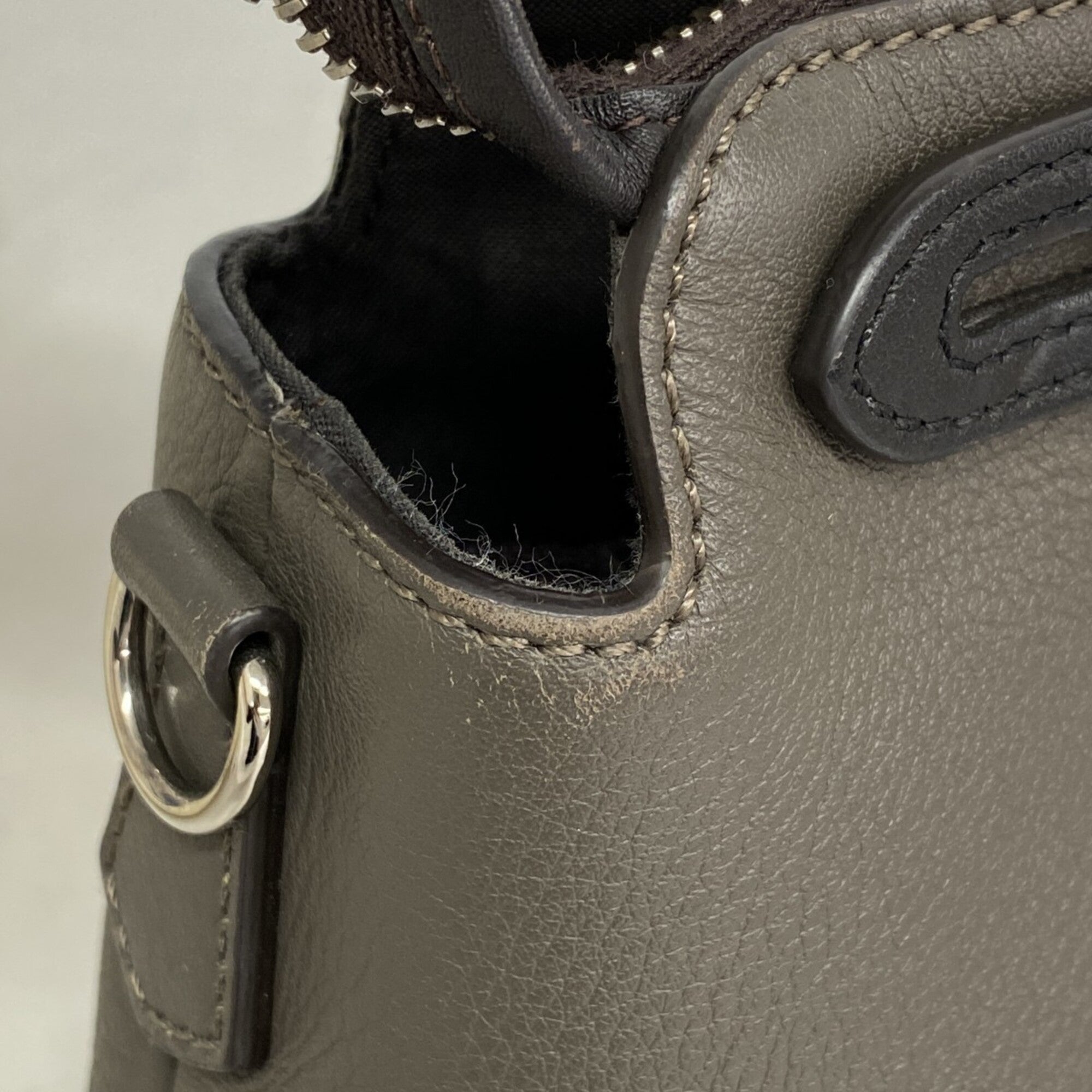 Fendi Gray Leather Handbag (Pre-Owned)