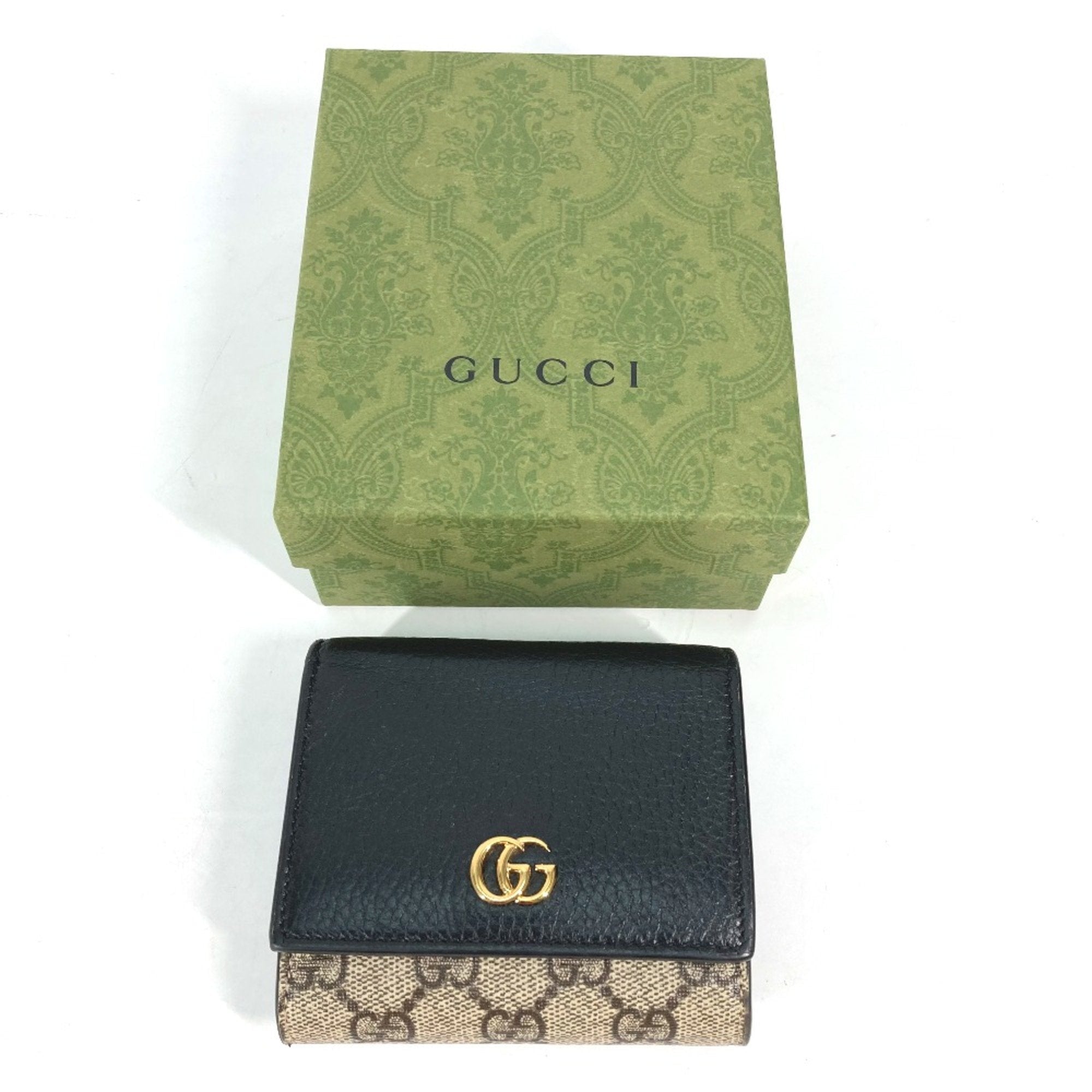 Gucci Beige Leather Wallet (Bi-Fold) (Pre-Owned)