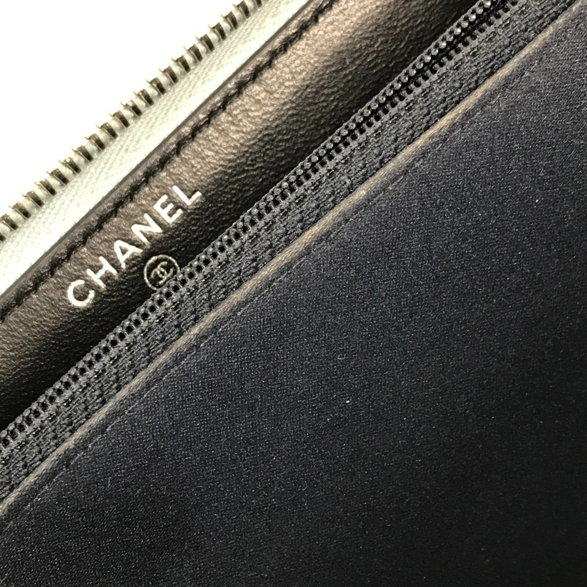 Chanel Black Leather Long Wallet (Bi-Fold) (Pre-Owned)