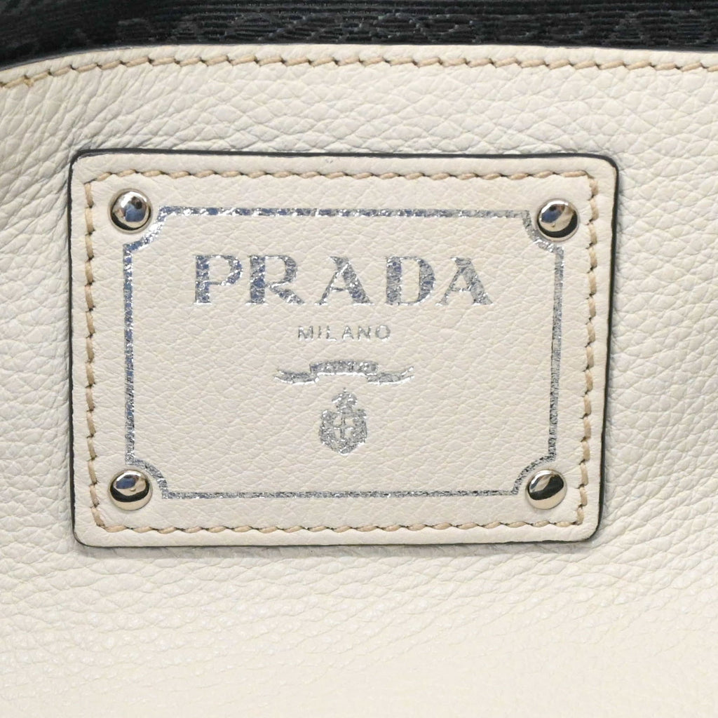 Prada White Leather Shoulder Bag Tote Bag (Pre-Owned)