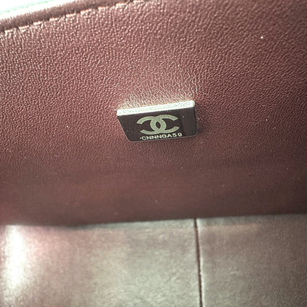 Chanel Black Grained Calfskin Shoulder Bag (Pre-Owned)
