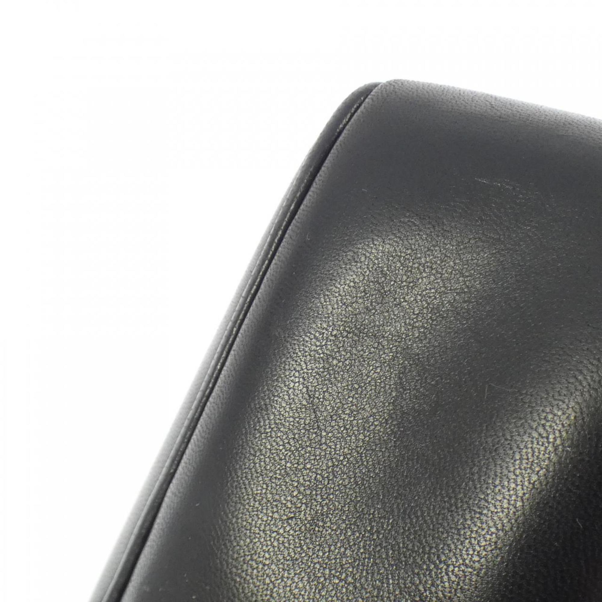 Chanel Black Leather Shoulder Bag (Pre-Owned)