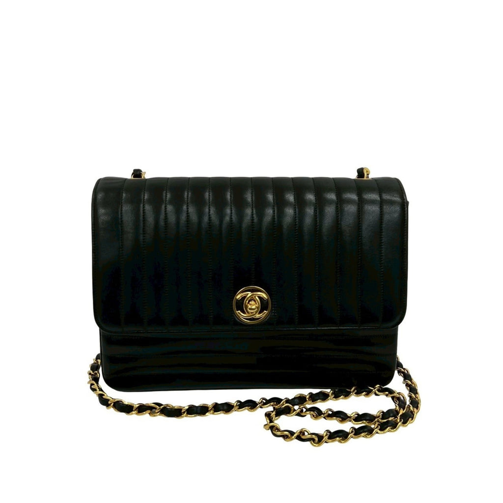 Chanel Black Leather Shoulder Bag (Pre-Owned)