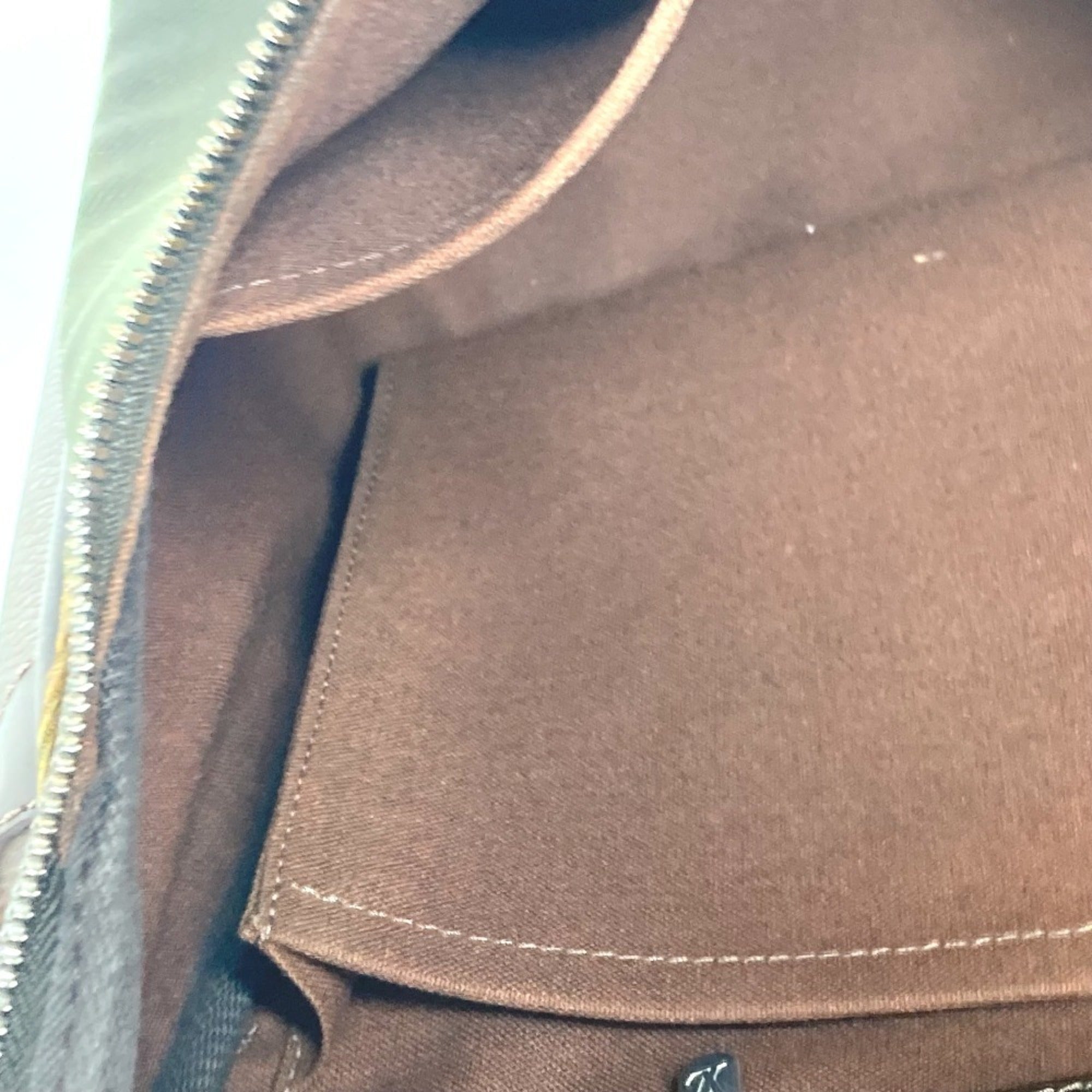 Louis Vuitton Brown Taiga Leather Nylon Messenger Bag Shoulder Bag (Pre-Owned)