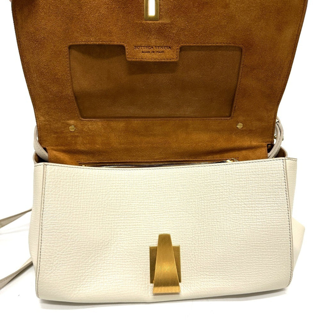 Bottega Veneta Ivory White Leather Shoulder Bag (Pre-Owned)