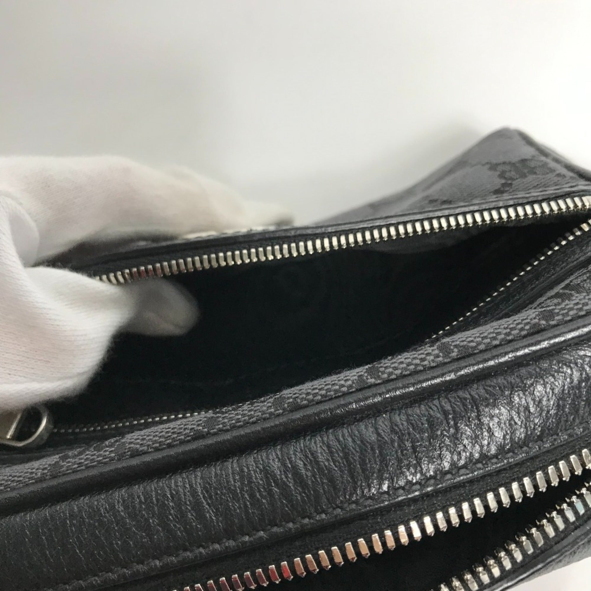 Gucci Black Canvas Leather Pochette Shoulder Bag (Pre-Owned)