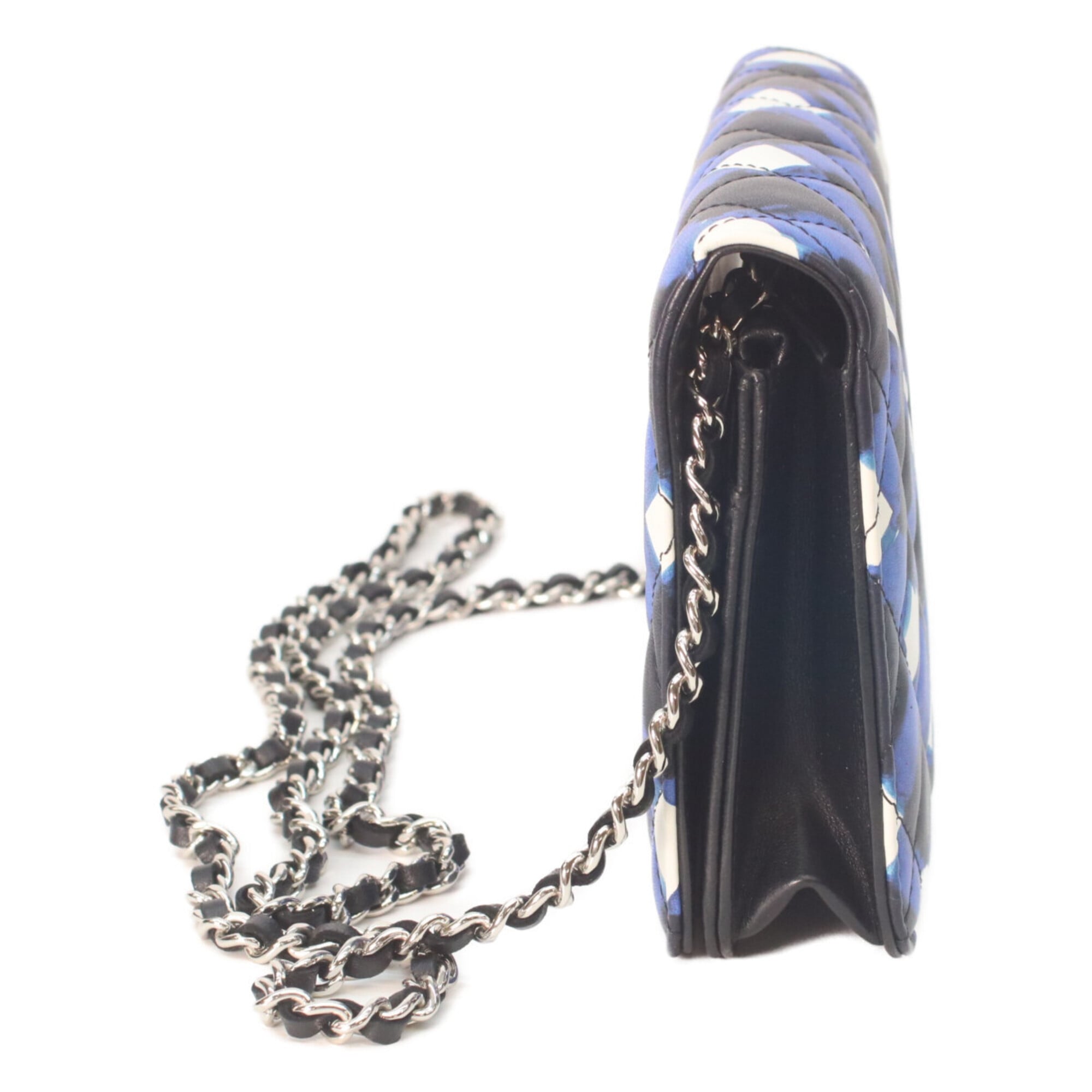 Chanel Black Blue Leather Shoulder Bag (Pre-Owned)