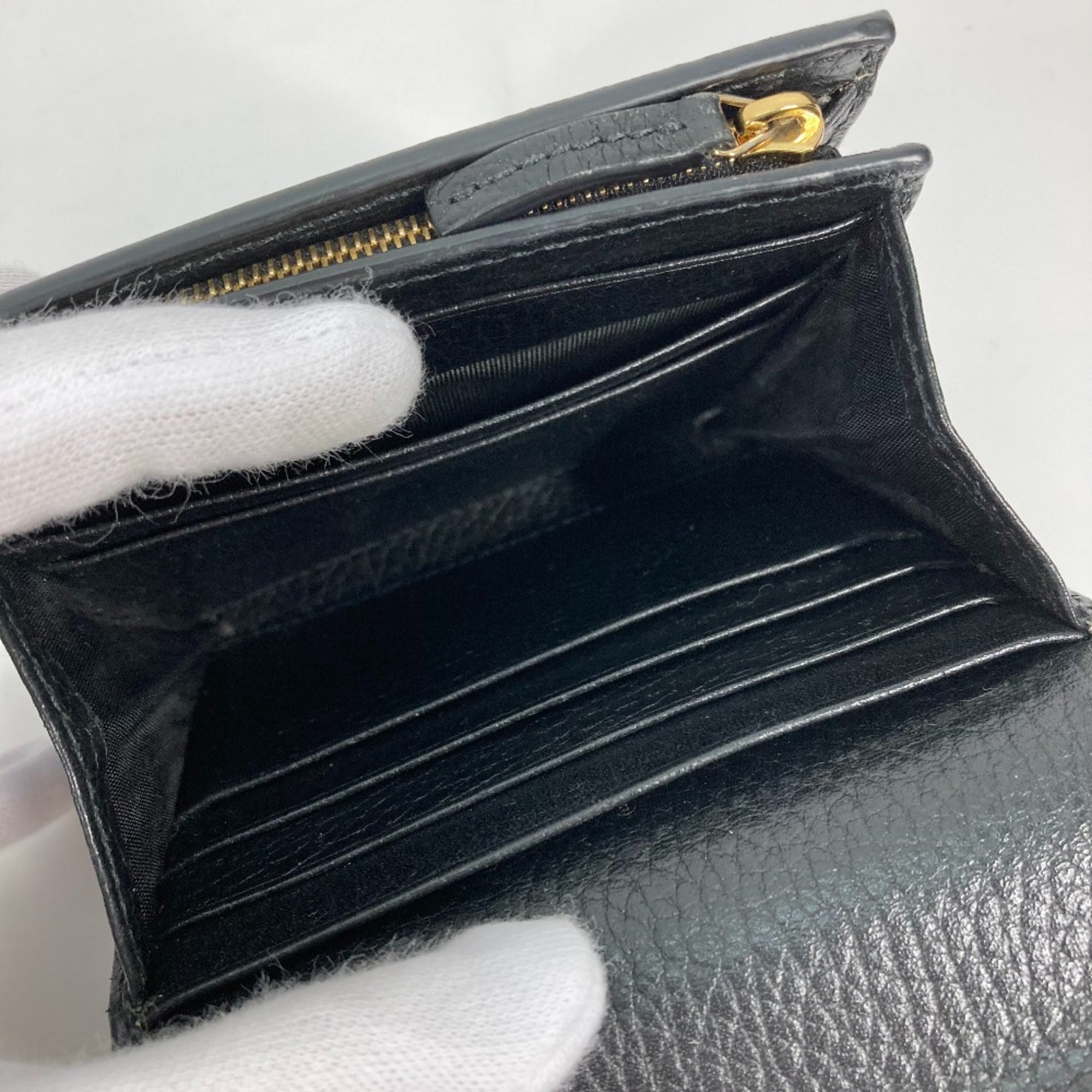 Gucci Beige Leather Wallet (Bi-Fold) (Pre-Owned)