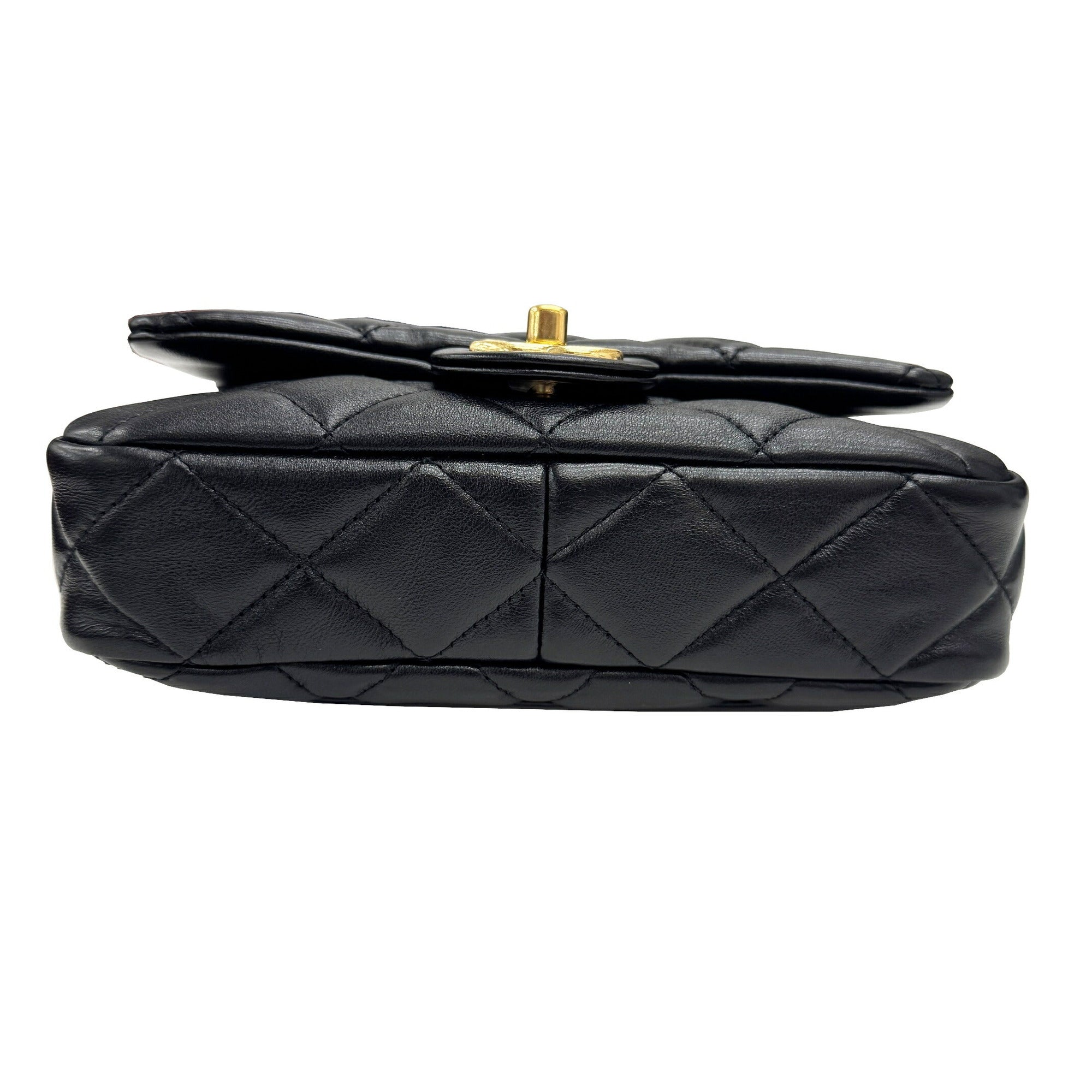 Chanel Black Shoulder Bag (Pre-Owned)