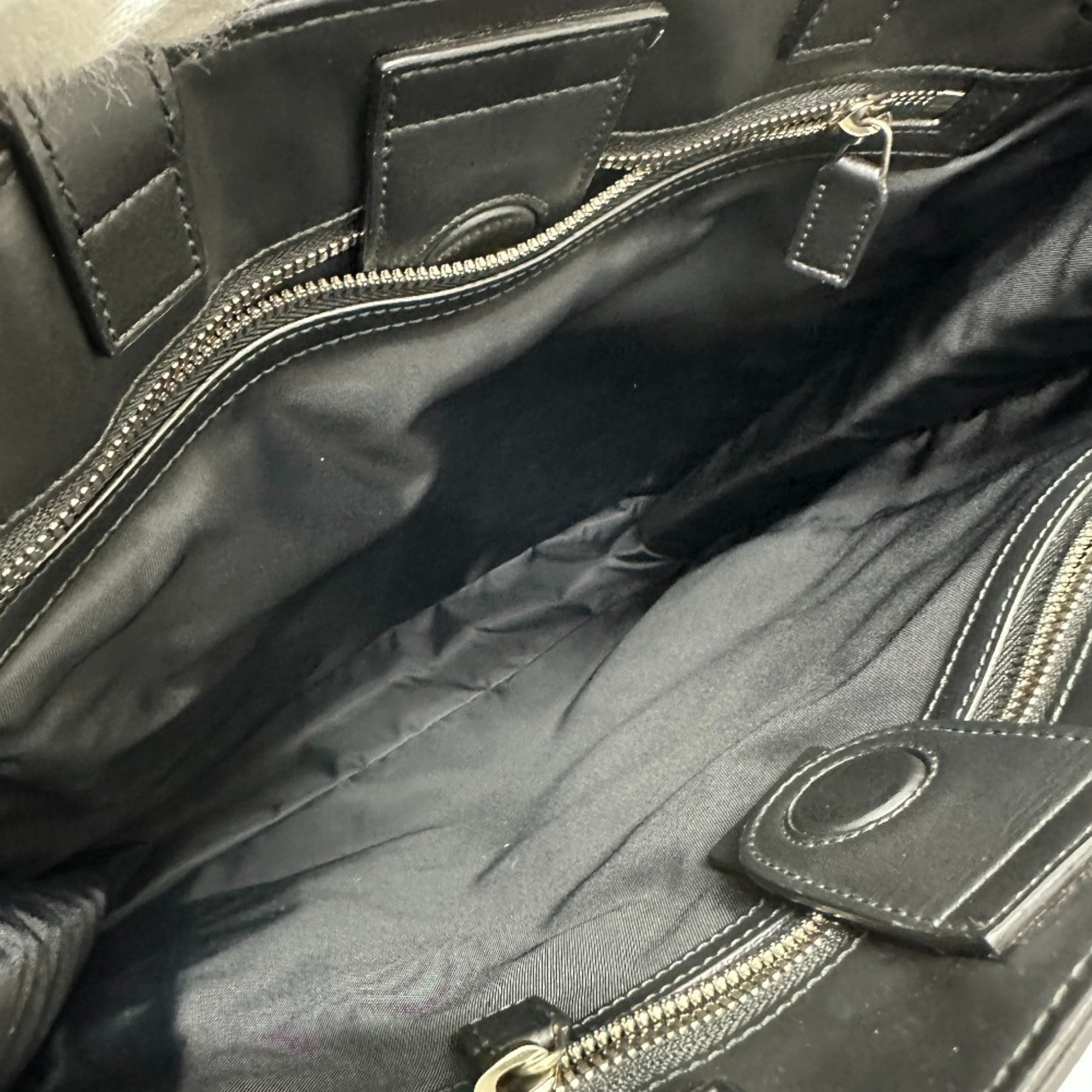 Gucci Beige Black Gg Supreme Handbag Tote Bag (Pre-Owned)