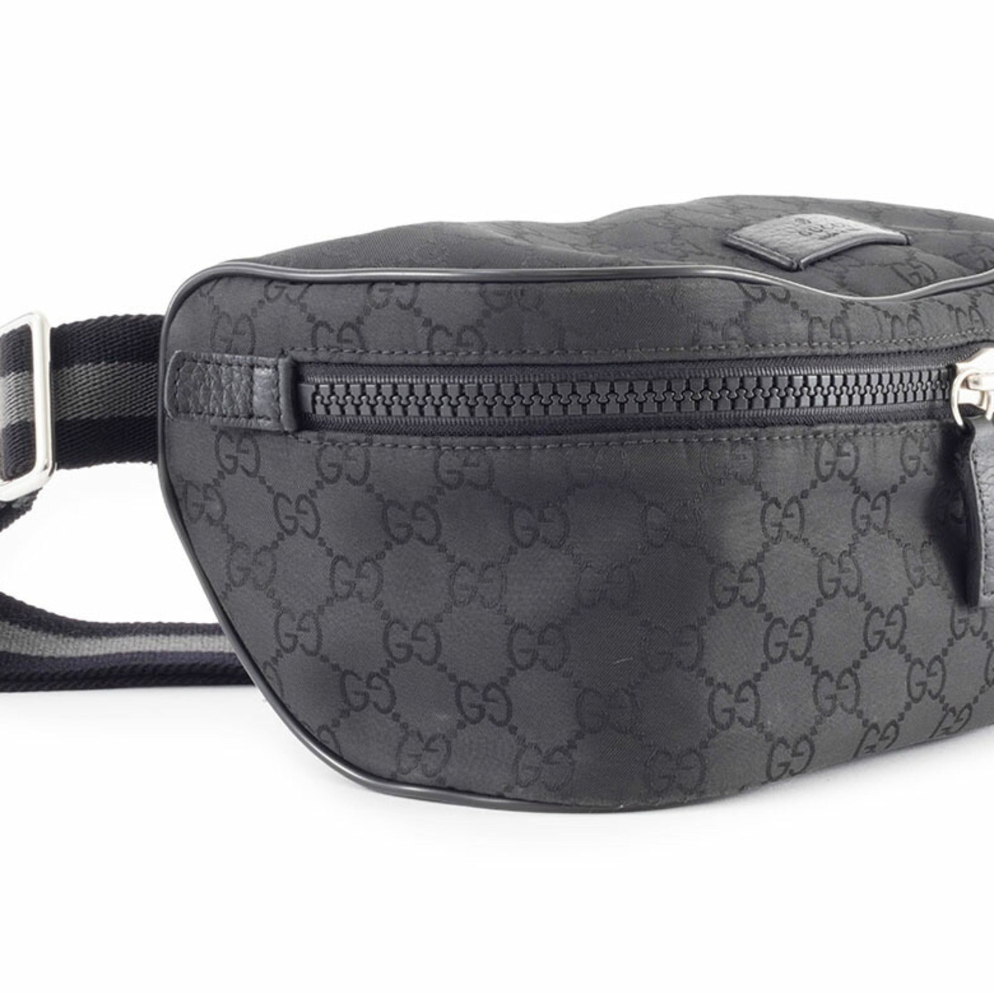 Gucci Black Nylon Pochette Shoulder Bag Sling Bag (Pre-Owned)