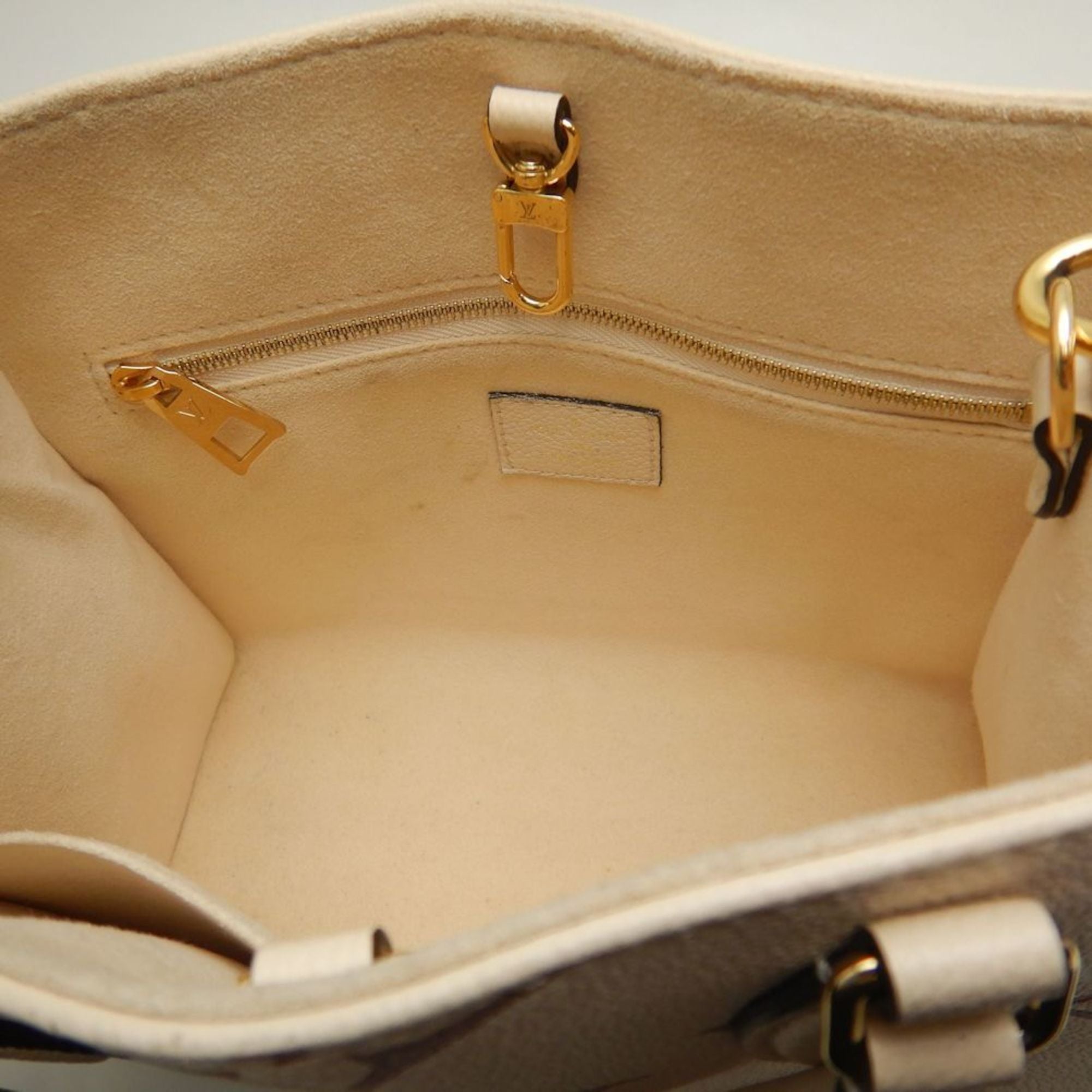 Louis Vuitton Cream Monogram Empreinte Tote Bag (Pre-Owned)