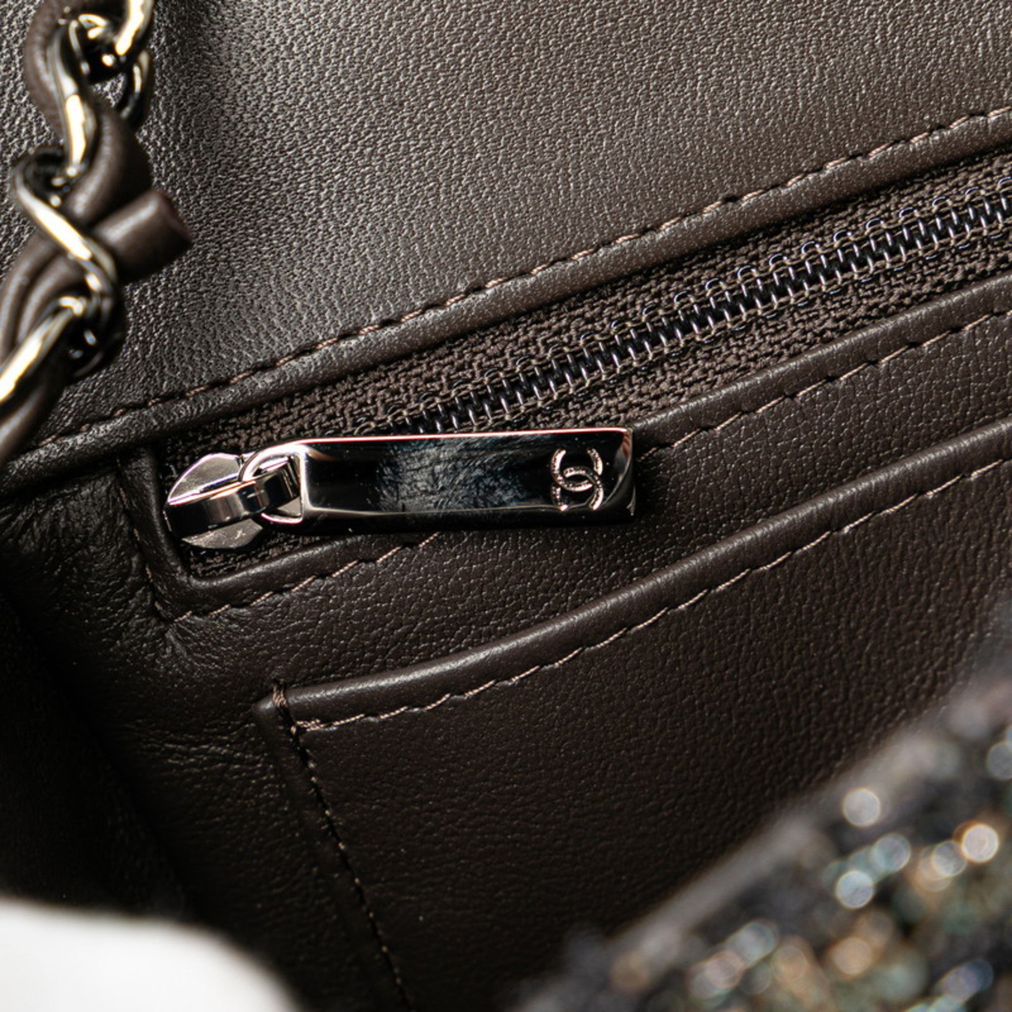 Chanel Gray Tweed Leather Shoulder Bag (Pre-Owned)