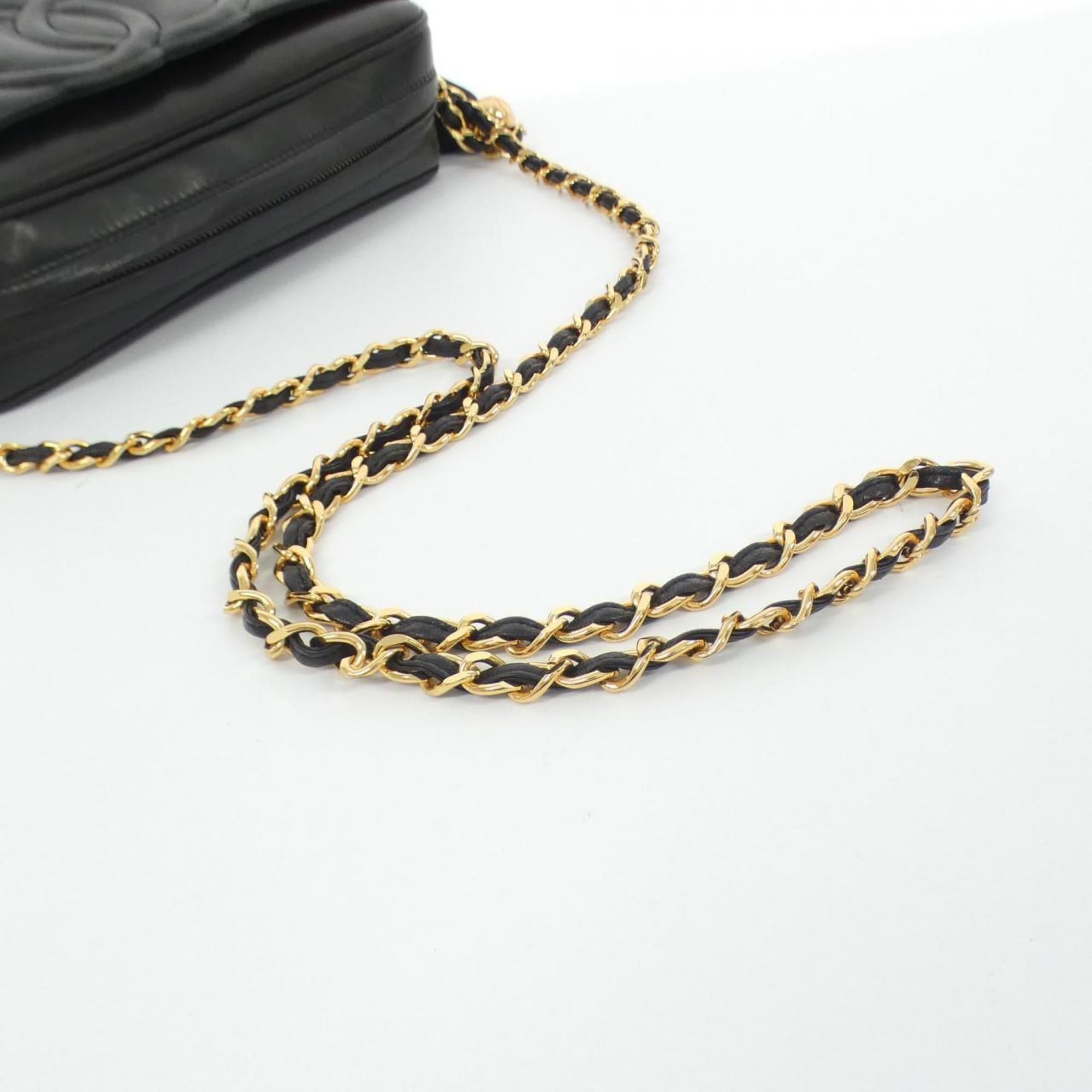 Chanel Black Leather Shoulder Bag (Pre-Owned)