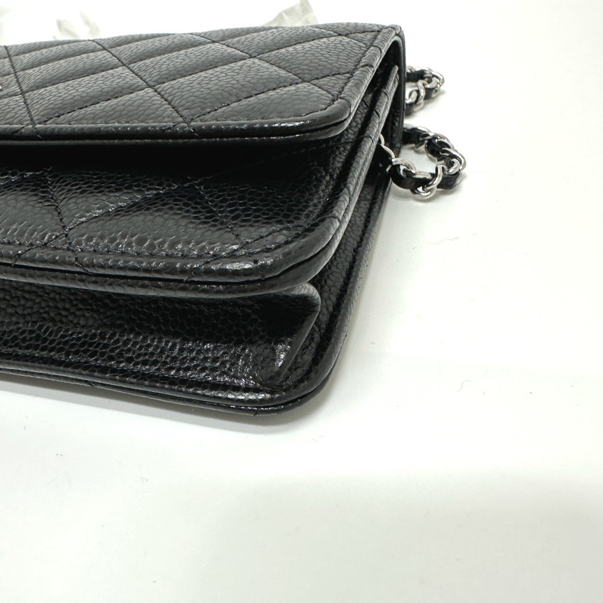 Chanel Black Caviar Leather Shoulder Bag (Pre-Owned)