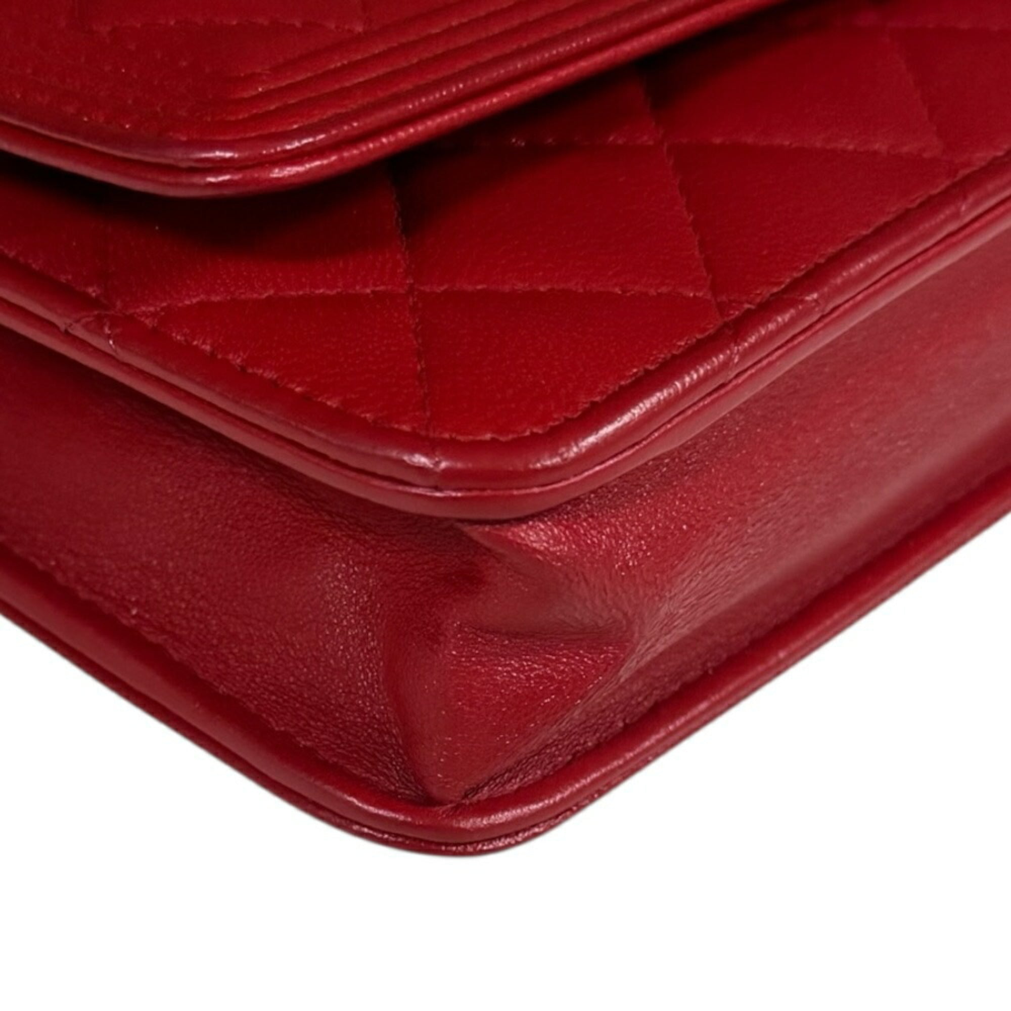 Chanel Boy Chanel Red Color Leather Shoulder Bag (Pre-Owned)