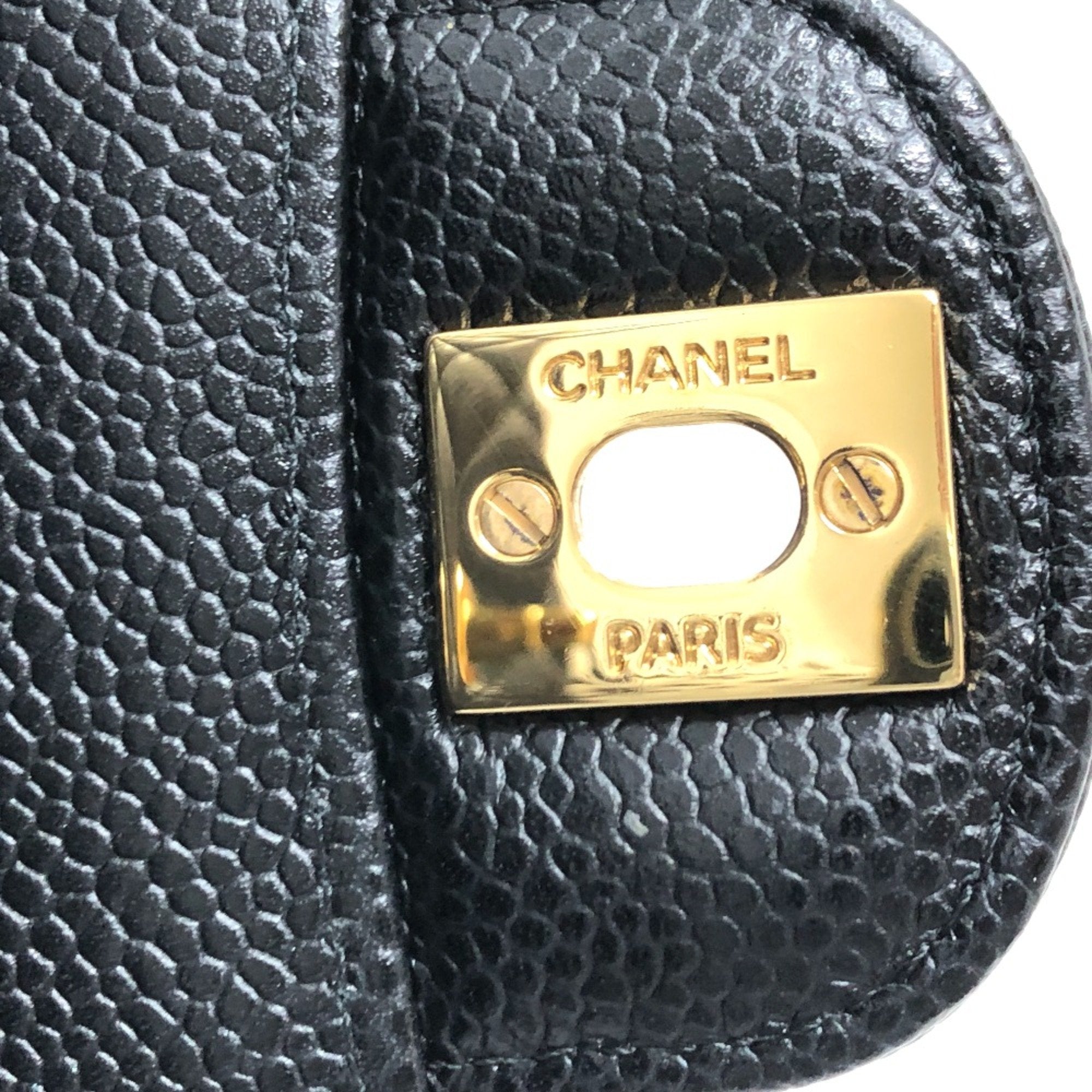 Chanel Black Leather Shoulder Bag (Pre-Owned)