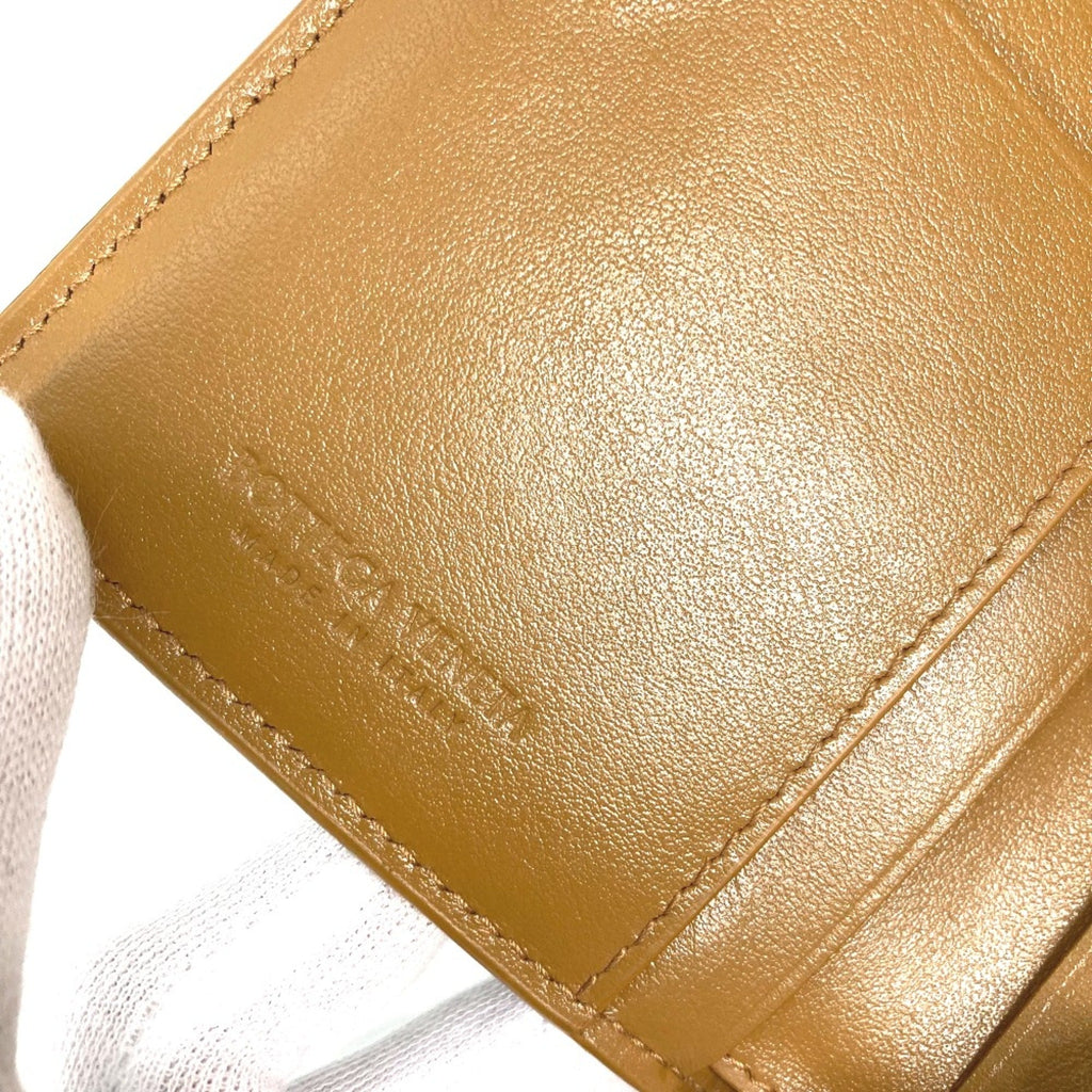 Bottega Veneta Beige Leather Wallet (Bi-Fold) (Pre-Owned)