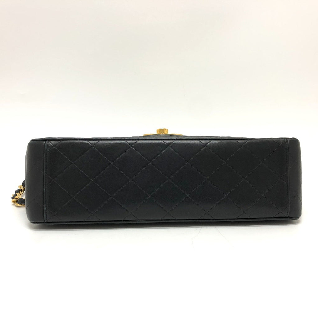 Chanel Black Leather Shoulder Bag (Pre-Owned)