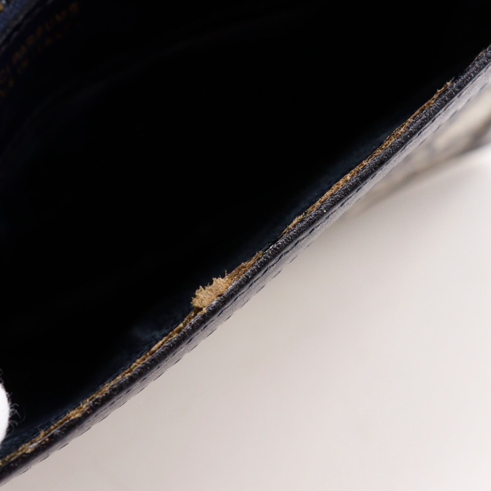 Gucci Navy Gg Supreme Pouch (Pre-Owned)