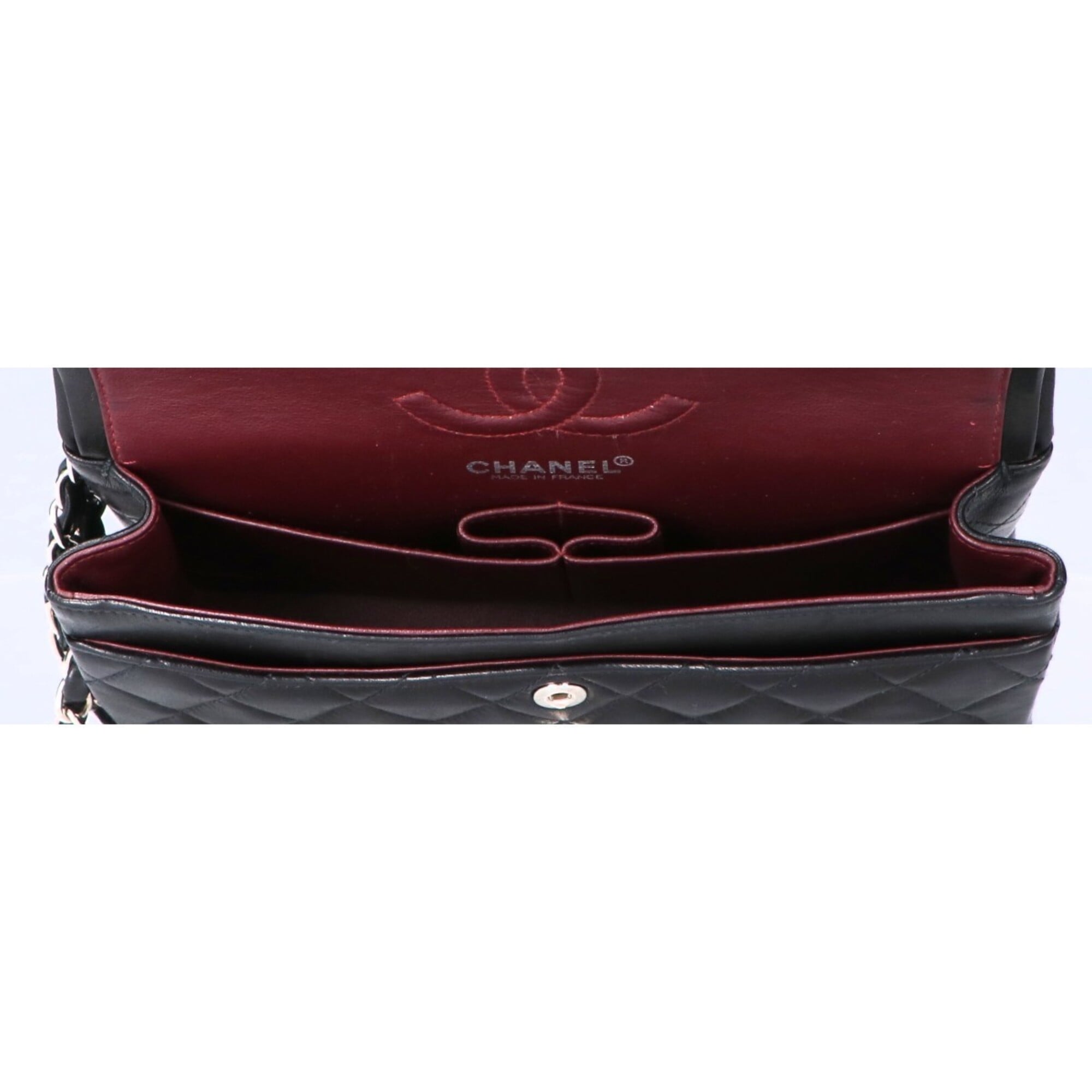 Chanel Matelasse Black Leather Shoulder Bag (Pre-Owned)