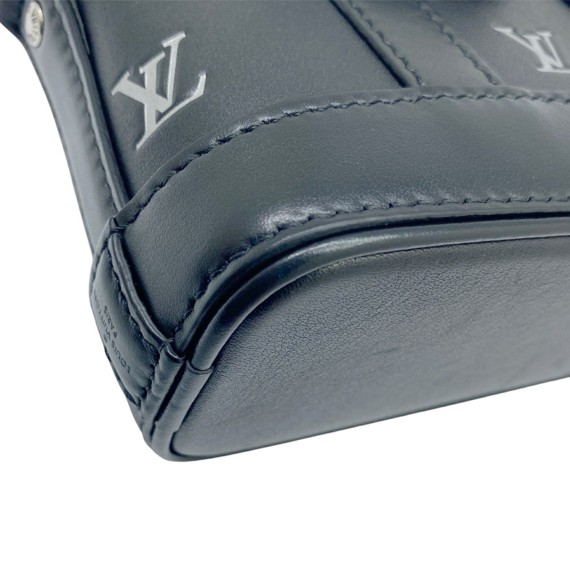 Louis Vuitton Black Leather Handbag Shoulder Bag (Pre-Owned)