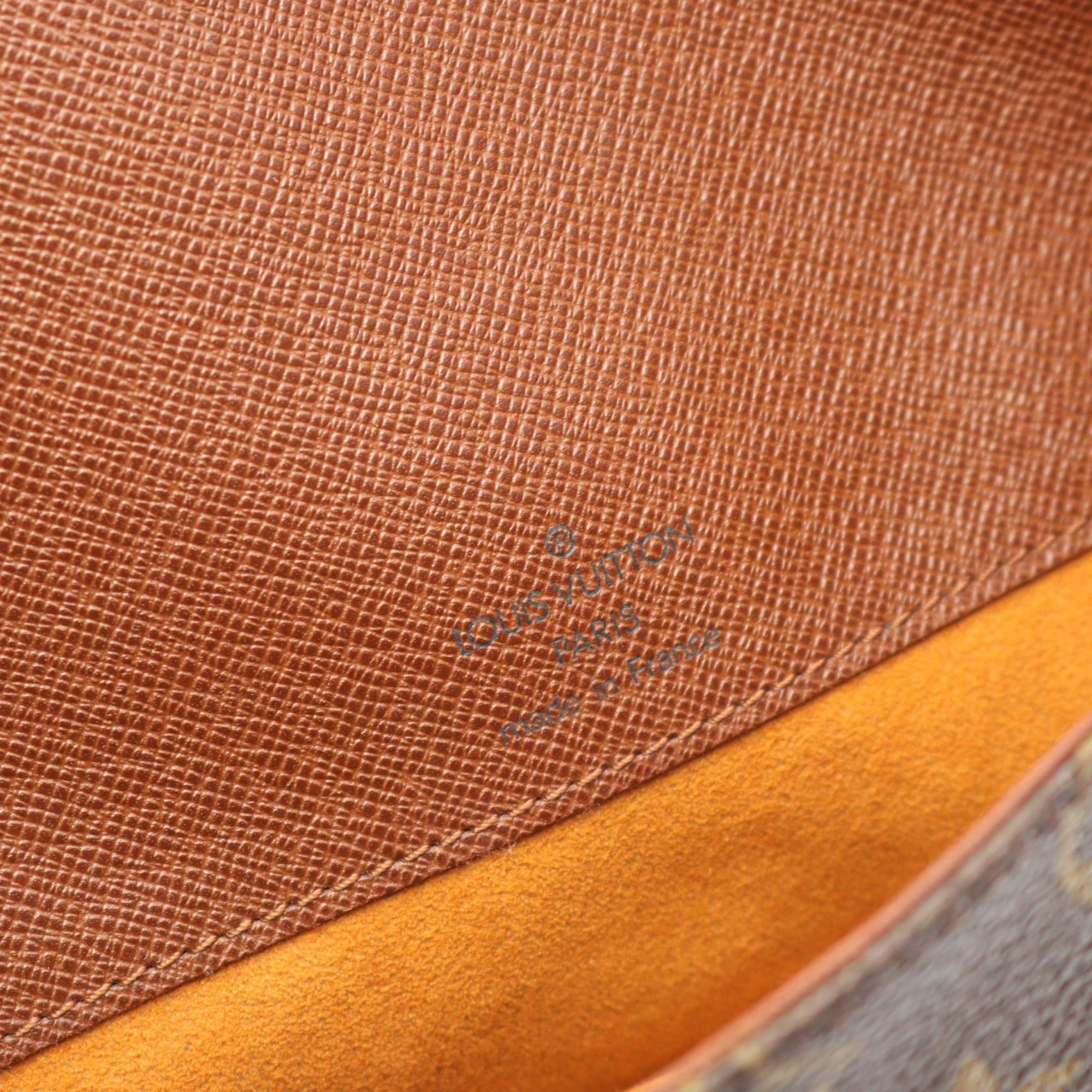 Louis Vuitton Brown Coated Canvas Shoulder Bag (Pre-Owned)