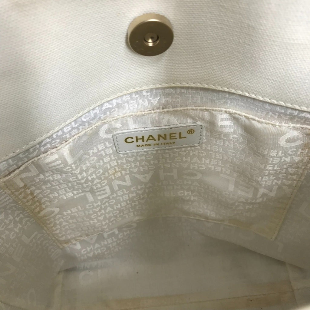 Chanel Gray Cloth Shoulder Bag (Pre-Owned)