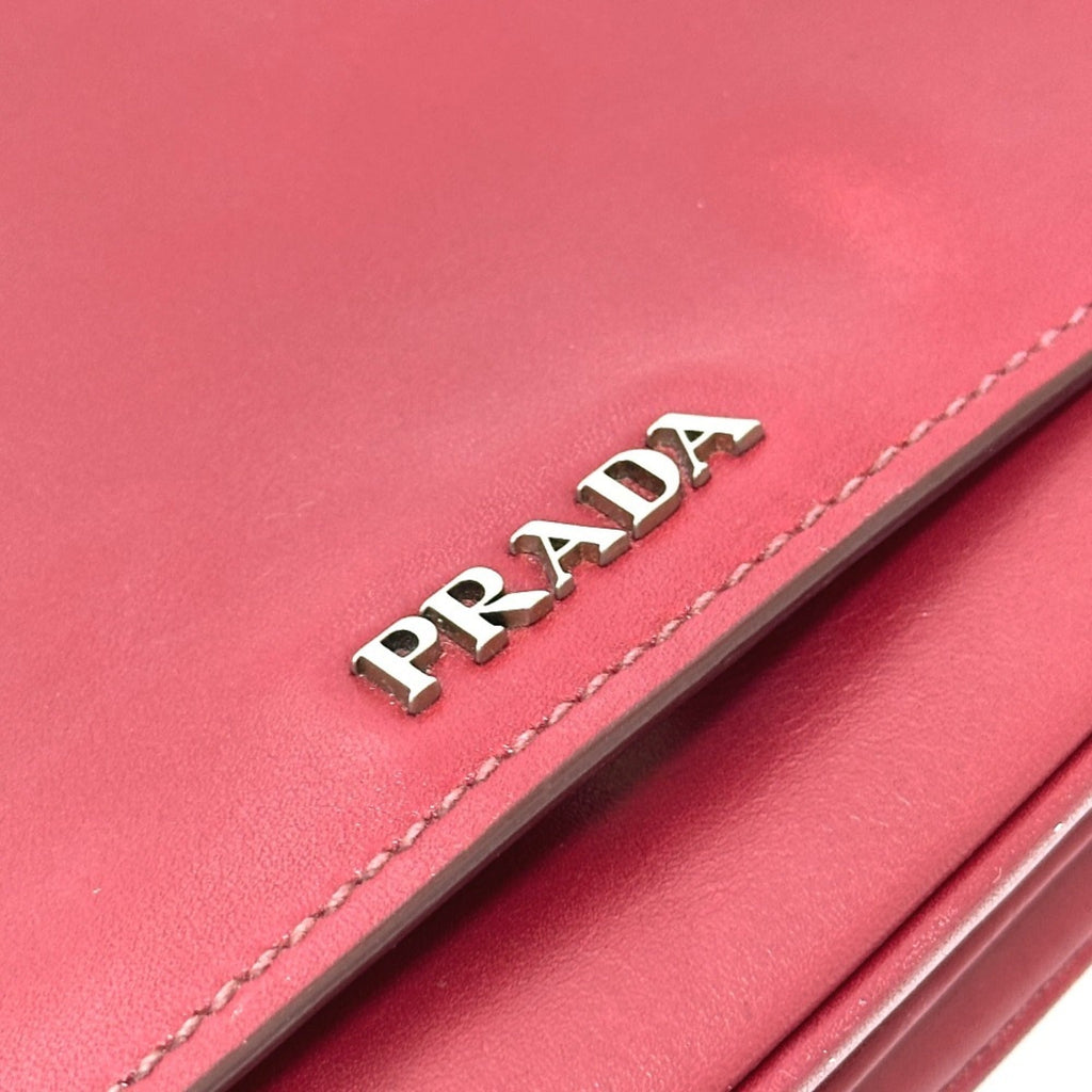 Prada Red Color Leather Shoulder Bag (Pre-Owned)