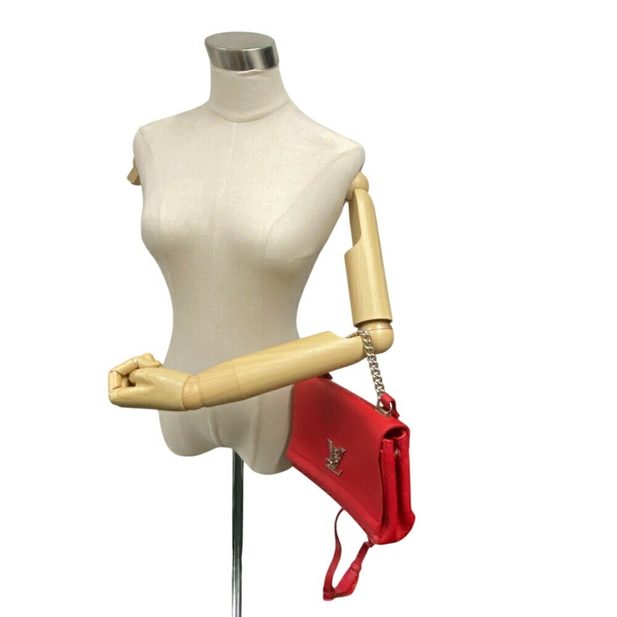Louis Vuitton Red Color Leather Shoulder Bag (Pre-Owned)