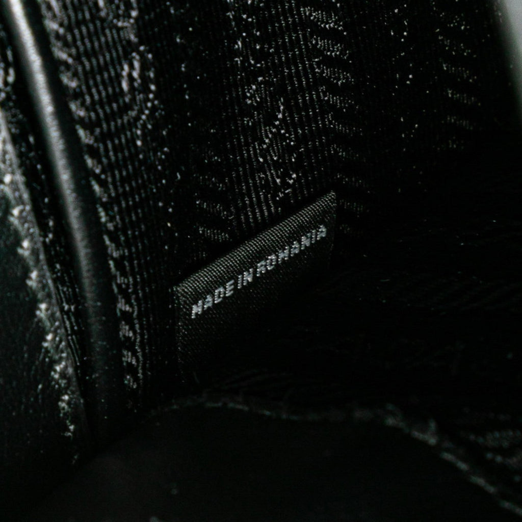 Prada Black Leather Shoulder Bag (Pre-Owned)