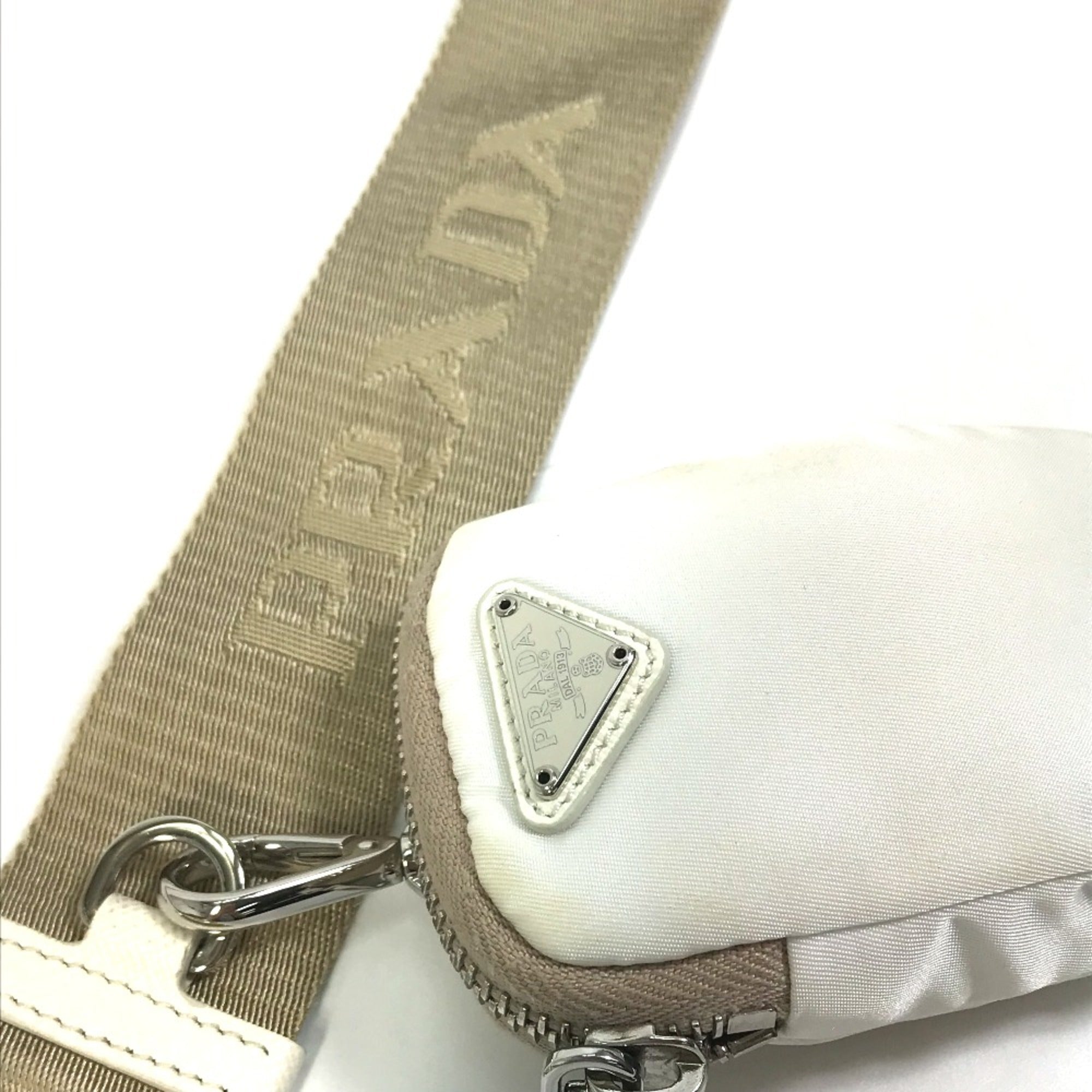 Prada White Cloth Shoulder Bag (Pre-Owned)