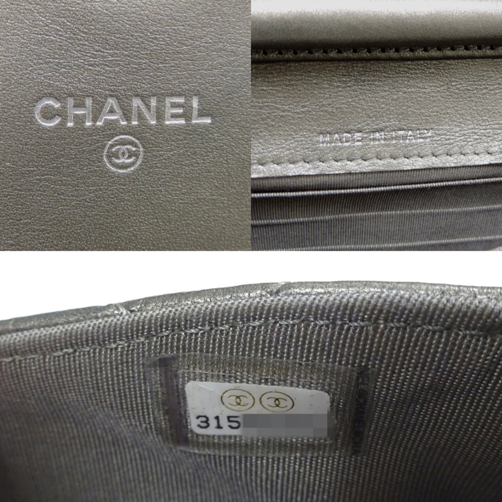 Chanel Matelasse Silver Leather Shoulder Bag (Pre-Owned)