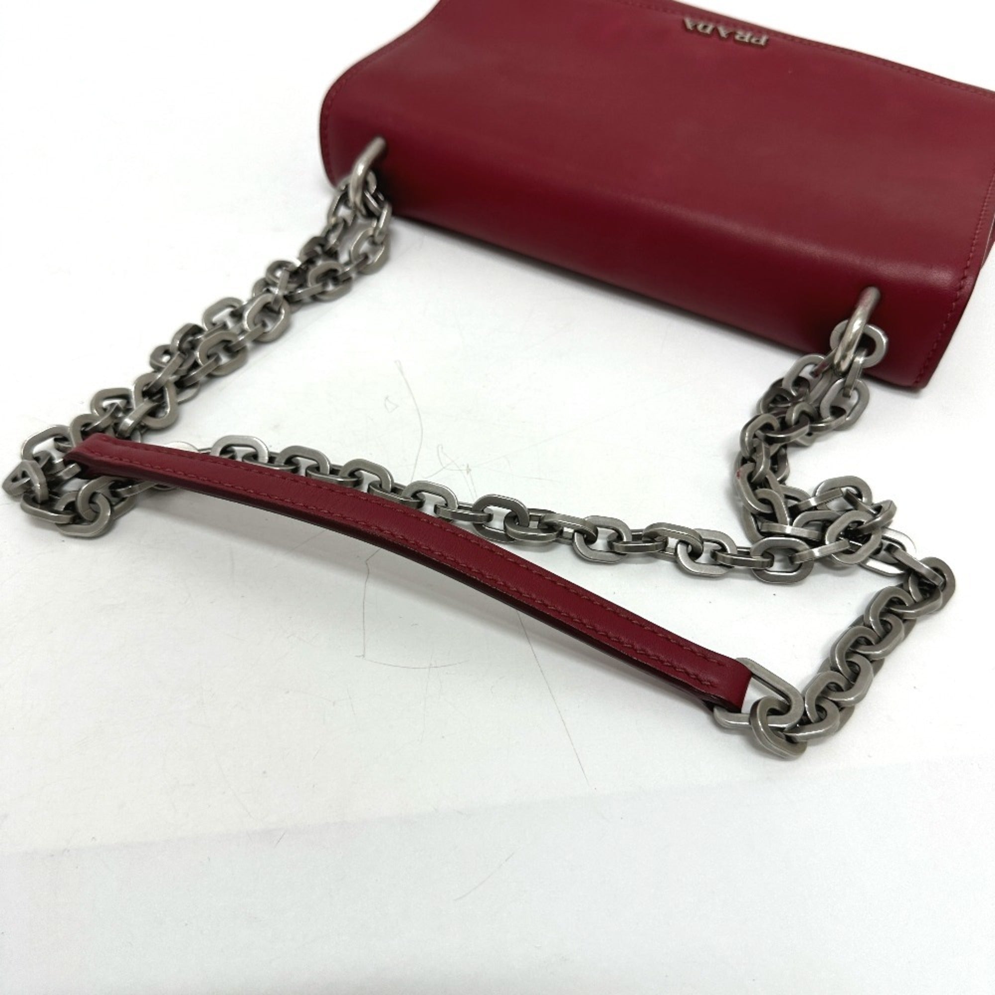 Prada Red Color Leather Shoulder Bag (Pre-Owned)