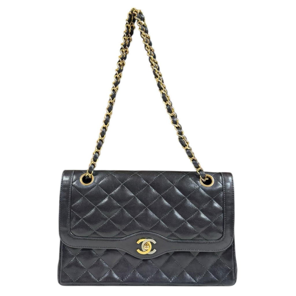 Chanel Black Leather Shoulder Bag (Pre-Owned)