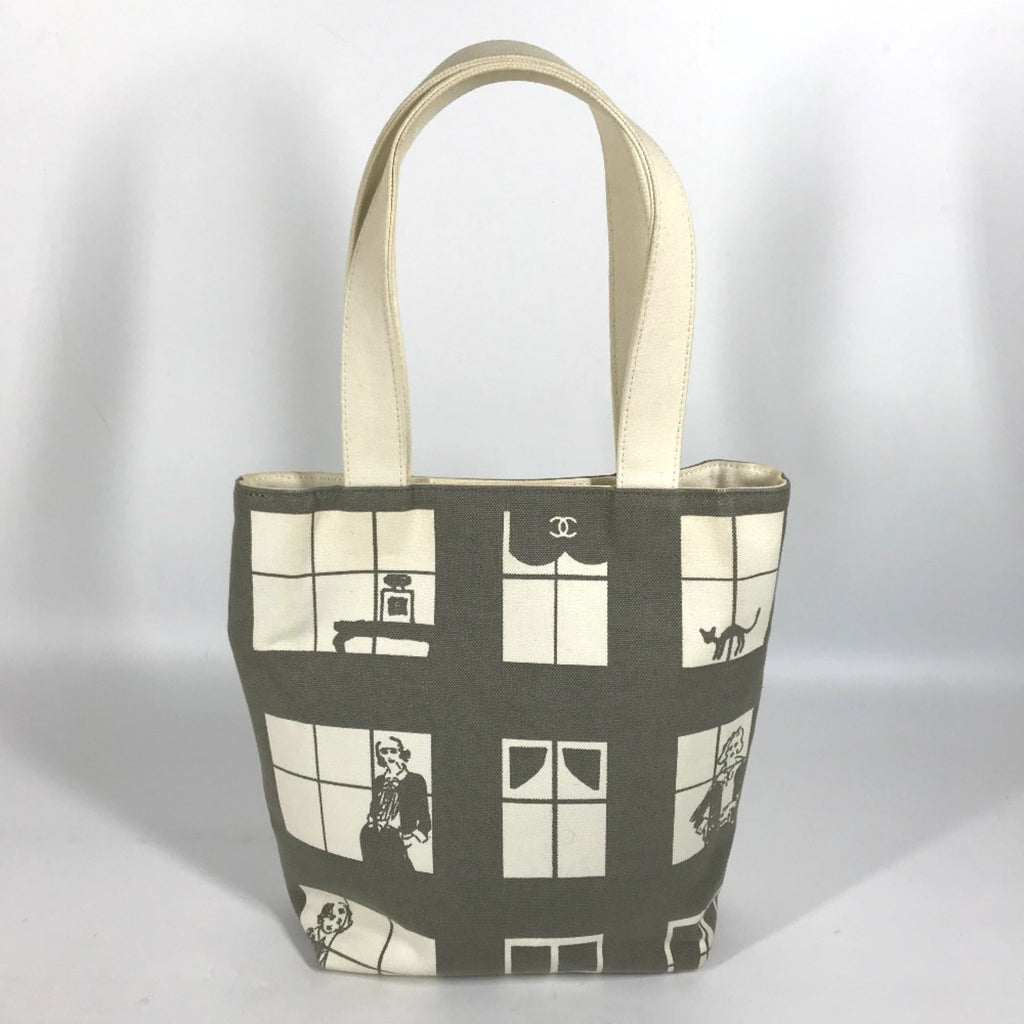 Chanel Gray Cloth Shoulder Bag (Pre-Owned)