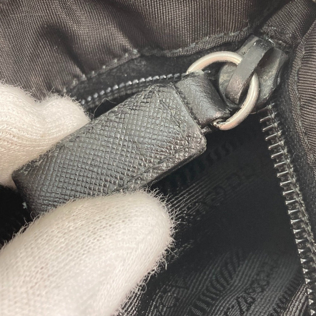 Prada Black Nylon Pochette Shoulder Bag (Pre-Owned)