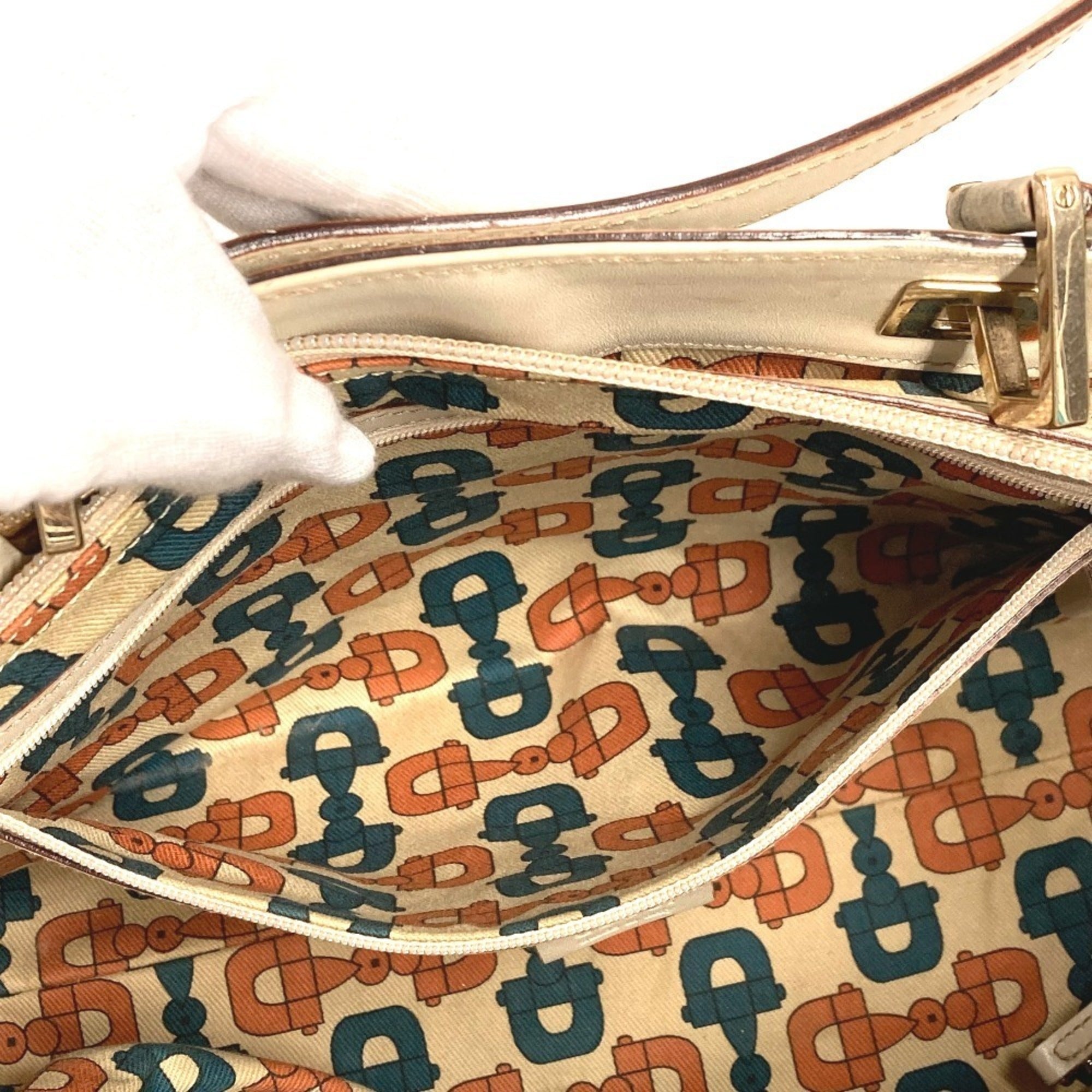 Gucci Off-White Leather Shoulder Bag Tote Bag (Pre-Owned)