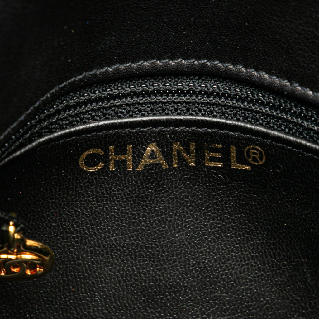 Chanel Black Leather Fanny Pack Shoulder Bag (Pre-Owned)