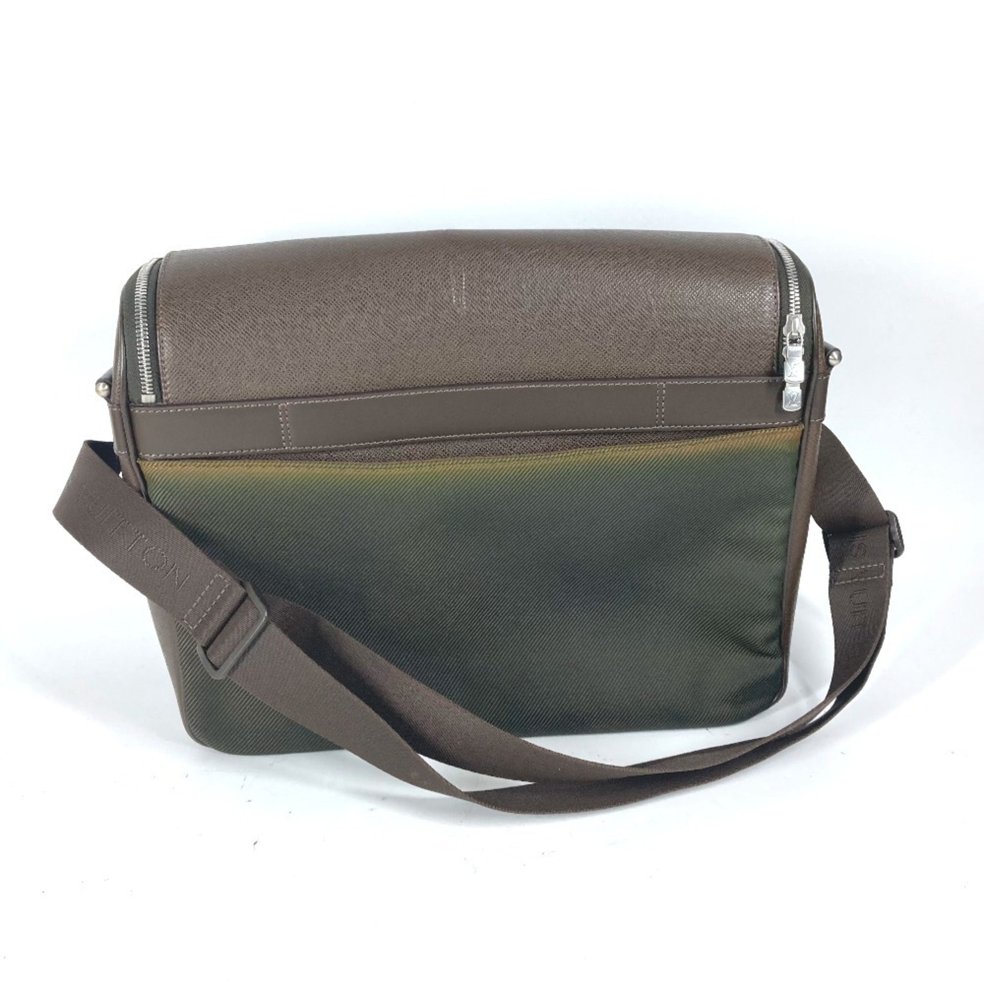 Louis Vuitton Brown Taiga Leather Nylon Messenger Bag Shoulder Bag (Pre-Owned)